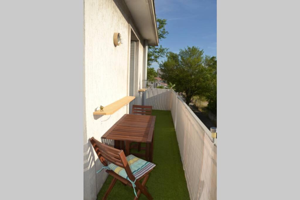 Appartement Lumineux Et Calme Avec Terrasse Avignon Kültér fotó